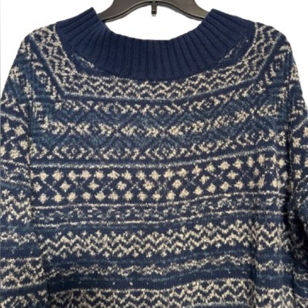 Chaps Blue and White Woman’s Knit Sweater